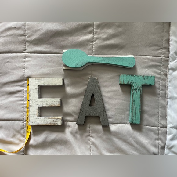 Rustic "EAT" Sign with Utensils - Picture 3 of 7